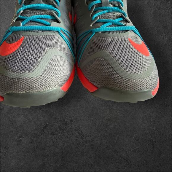Nike Sneaker Free Cross Compete Women's Gray and Red Training Shoe SZ/7.5 - Picture 5 of 11